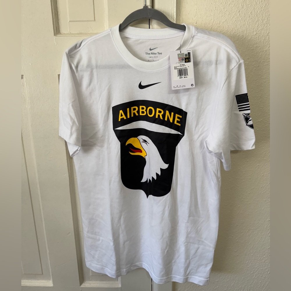 ARMY NIKE 2024 RIVALRY AIRBORNE EAGLE DRI-FIT COTTON T-SHIRT